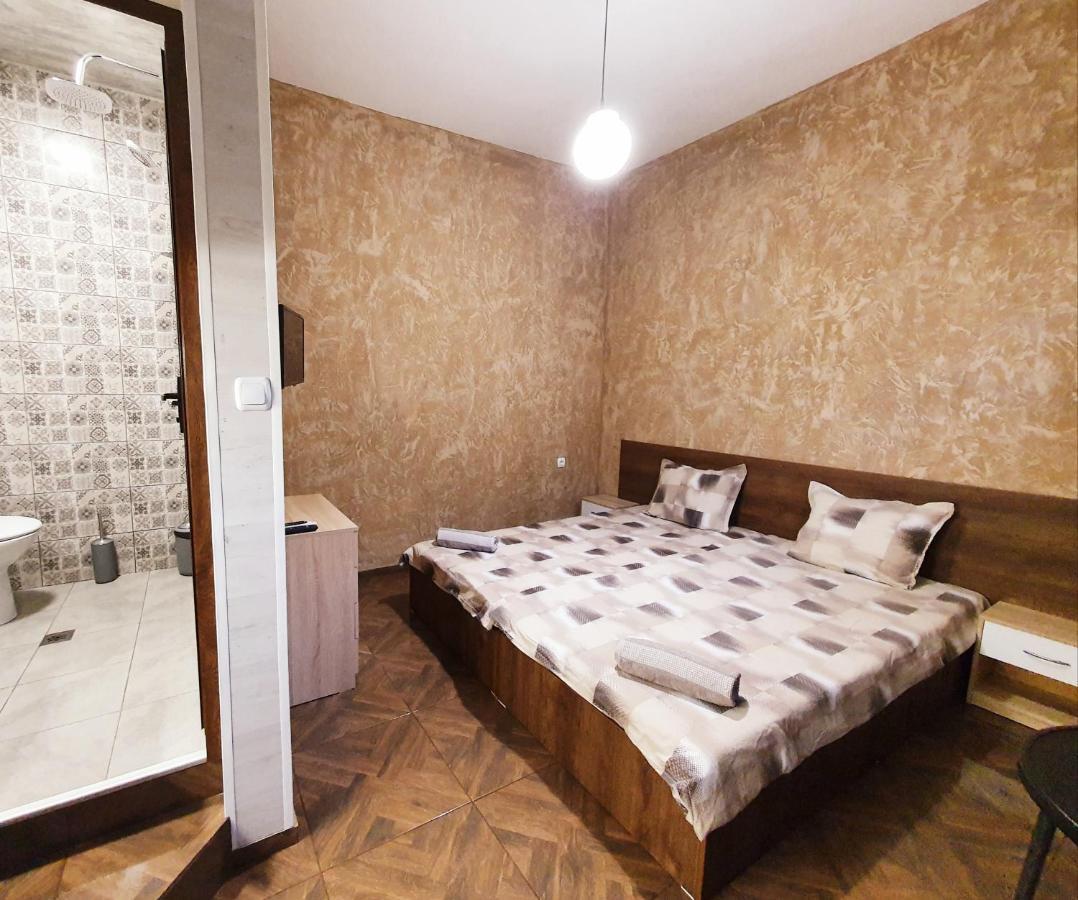 Studio Tea Apartment Sliven Bagian luar foto